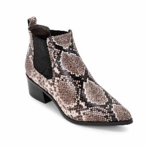 Blondo Emelia Waterproof Chelsea Bootie BROWN SNAKE PRINTS size10 leather Prints